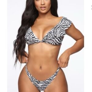 Jordyn Ruffle Bikini set, zebra print, NWT, size M